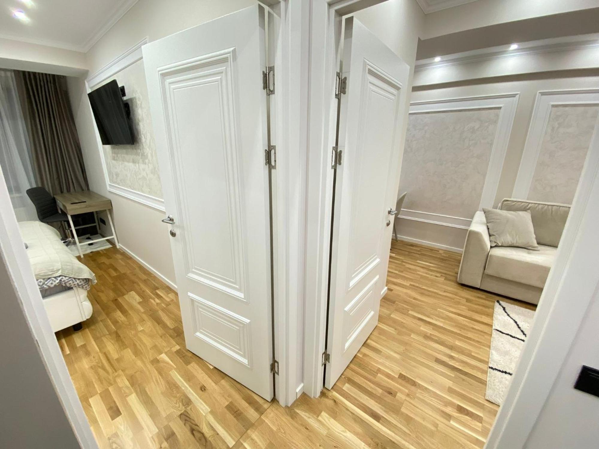 Rentnow Large And Cozy Apartment In The Center, Parking Chisinau Ngoại thất bức ảnh