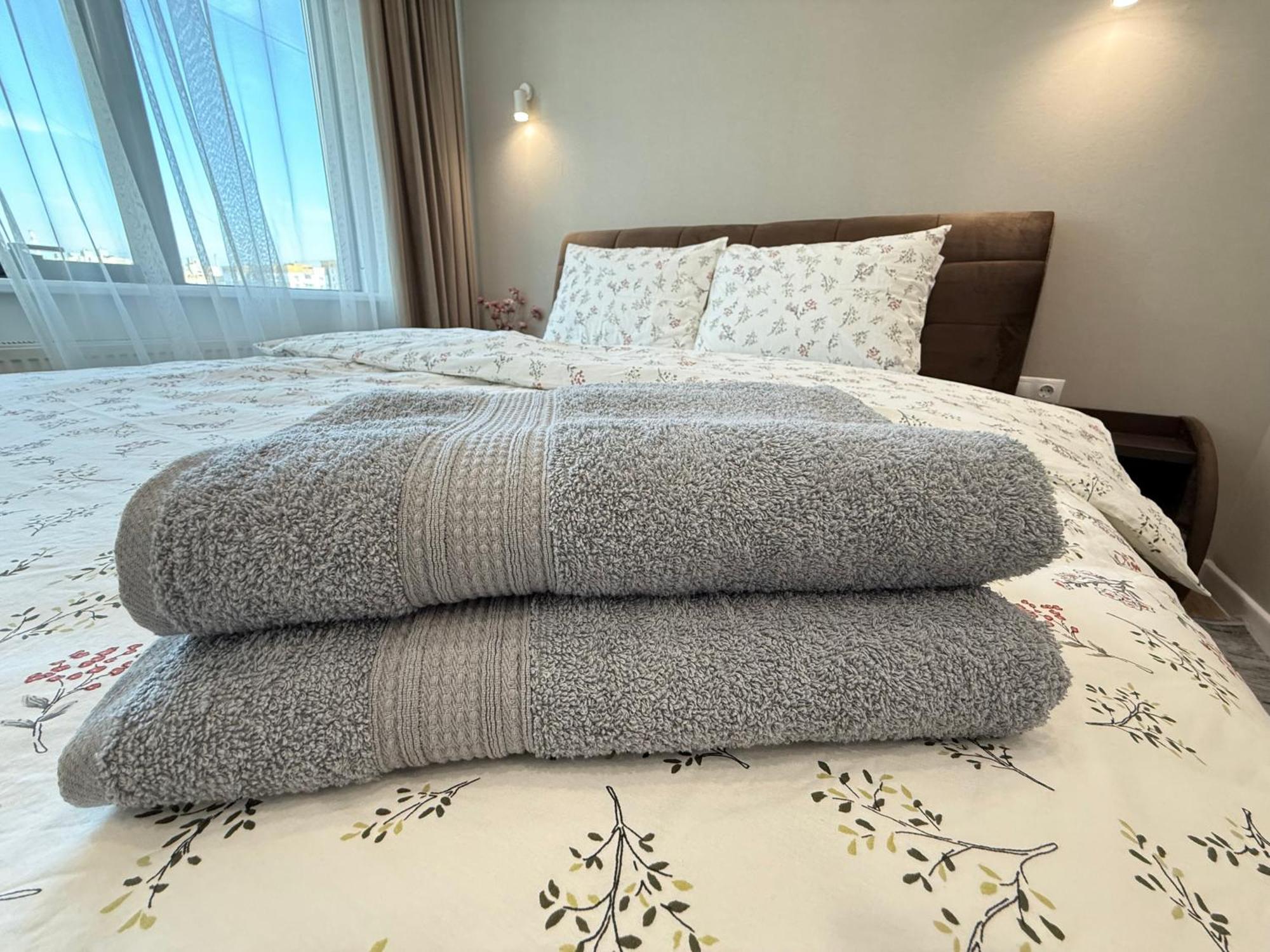 Rentnow Large And Cozy Apartment In The Center, Parking Chisinau Ngoại thất bức ảnh