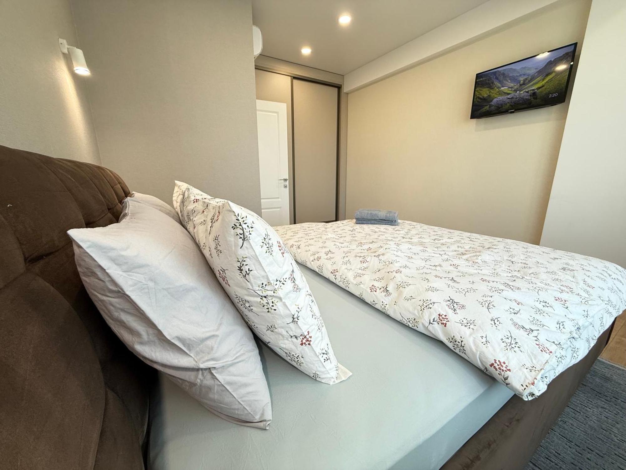 Rentnow Large And Cozy Apartment In The Center, Parking Chisinau Ngoại thất bức ảnh