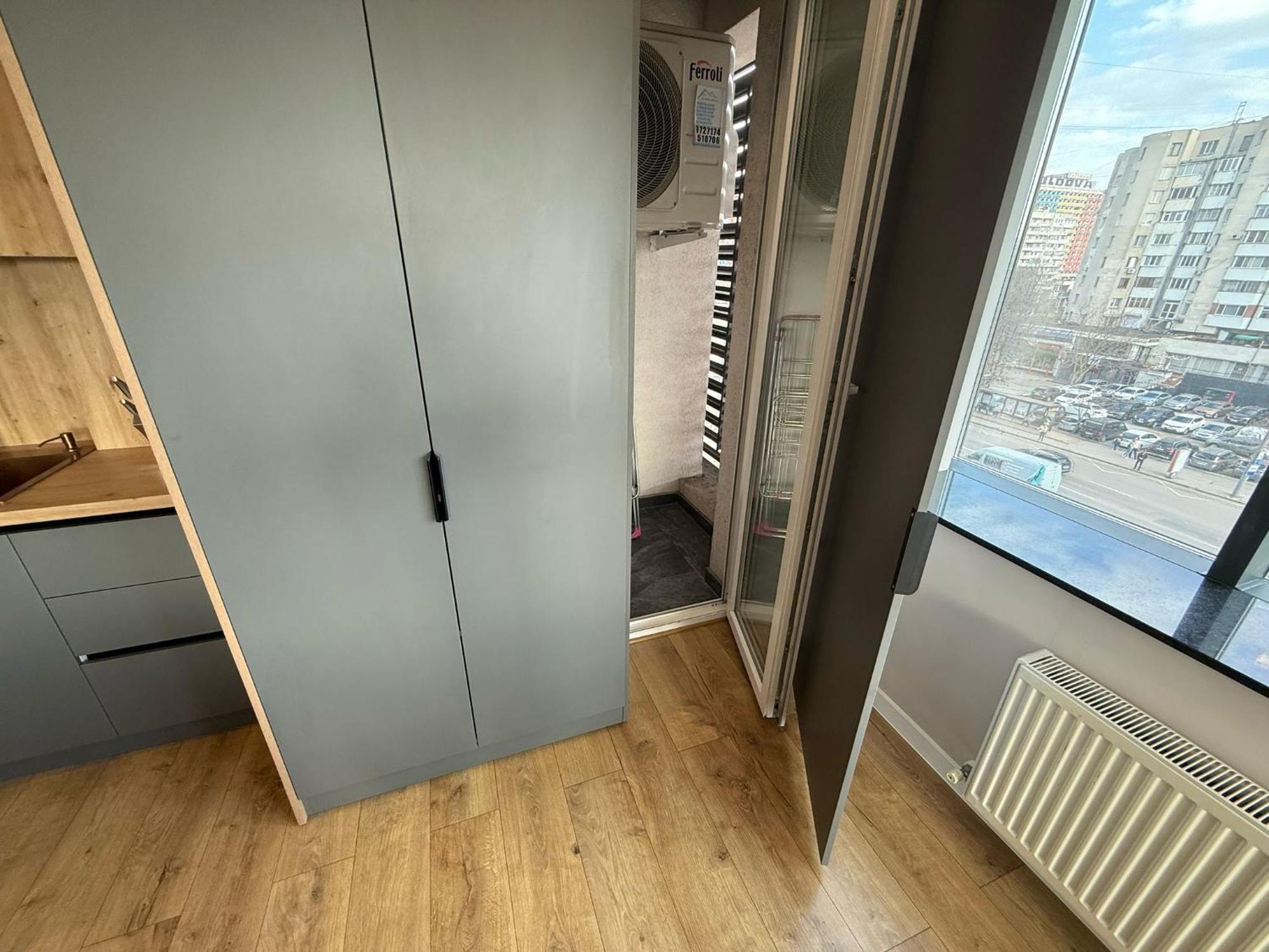 Rentnow Large And Cozy Apartment In The Center, Parking Chisinau Ngoại thất bức ảnh