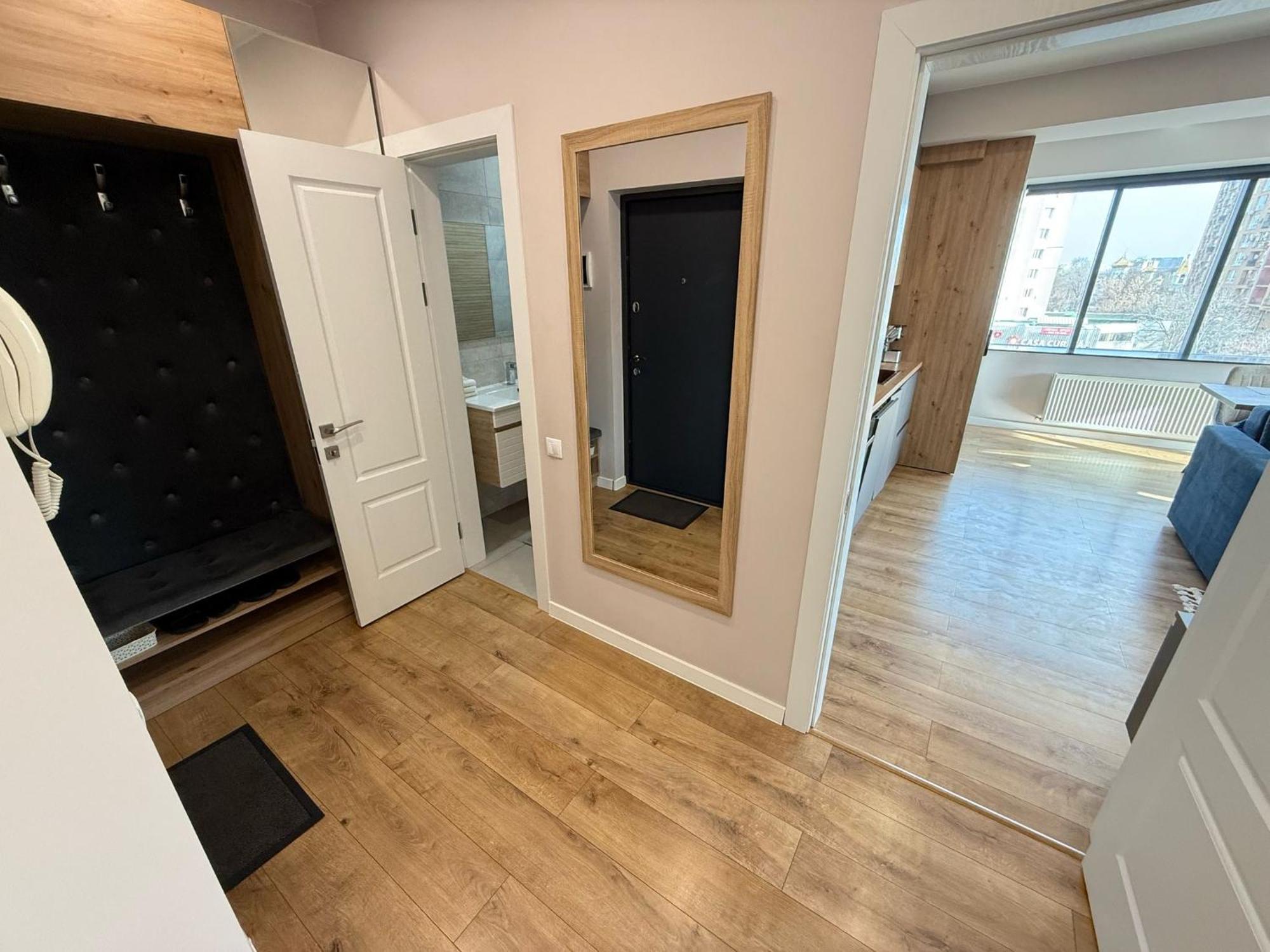 Rentnow Large And Cozy Apartment In The Center, Parking Chisinau Ngoại thất bức ảnh