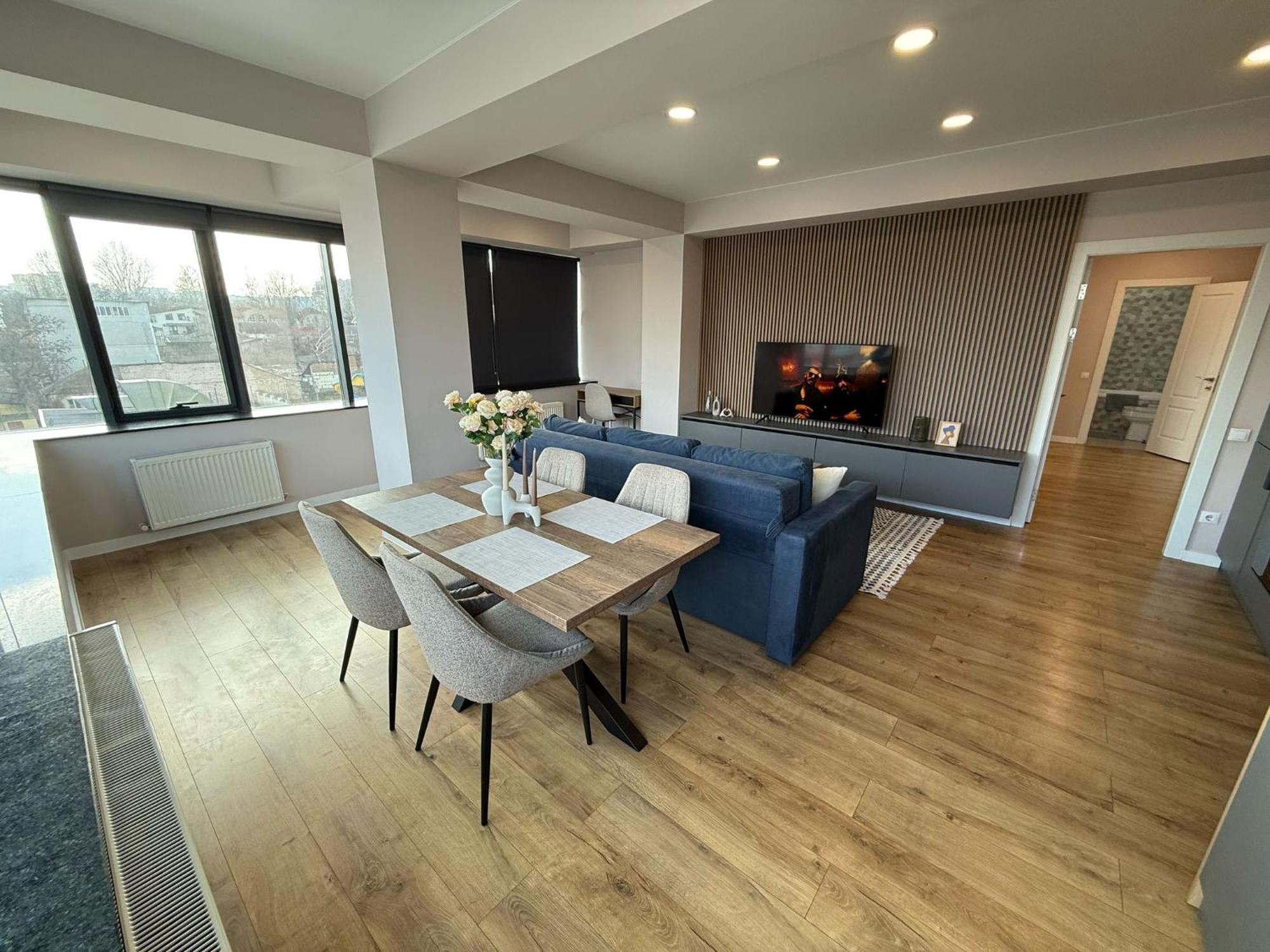 Rentnow Large And Cozy Apartment In The Center, Parking Chisinau Ngoại thất bức ảnh
