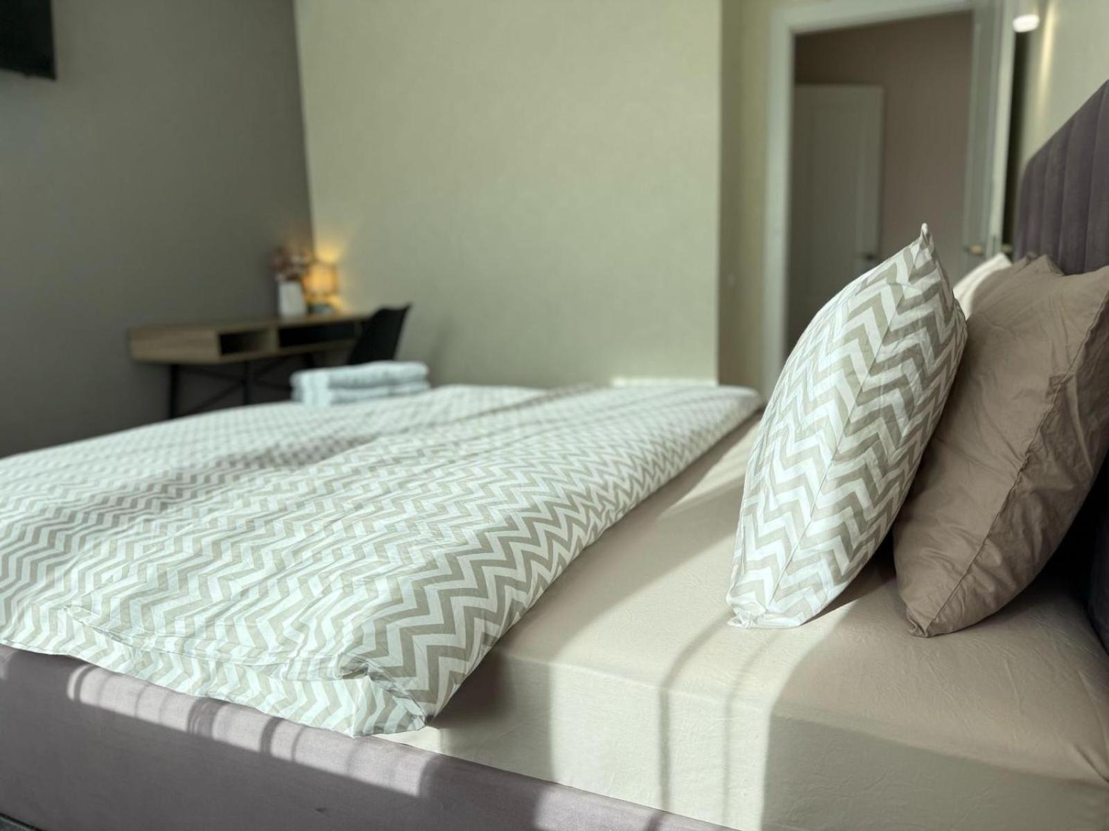 Rentnow Large And Cozy Apartment In The Center, Parking Chisinau Ngoại thất bức ảnh