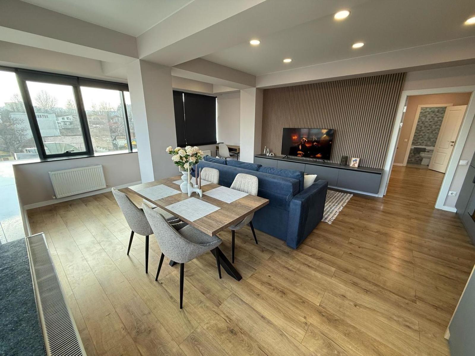 Rentnow Large And Cozy Apartment In The Center, Parking Chisinau Ngoại thất bức ảnh